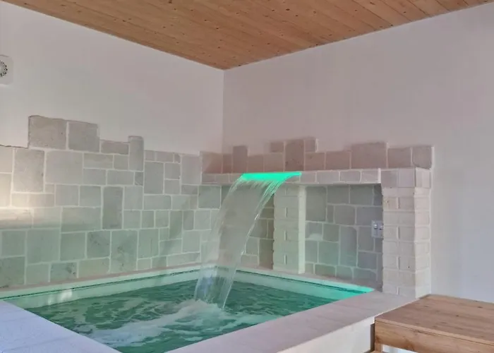 فندق مبيت وإفطار Masseria Cecato نوتشي